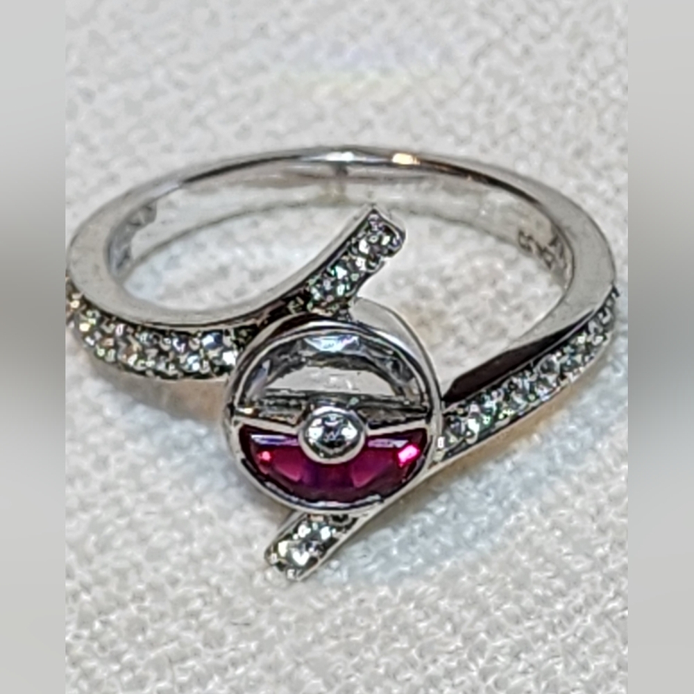 Elegant 14k White Gold and Red Women's Ring